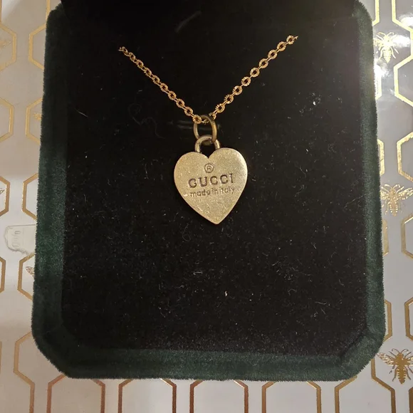 Gucci Gold Heart Pendant Necklace - Picture 4 of 11